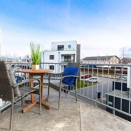 Marina 28-1 アパート