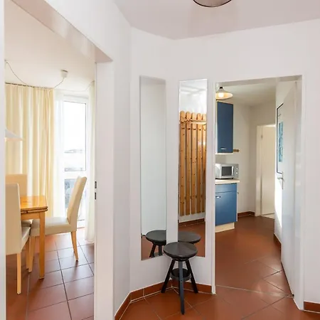 アパート Marina 28-1 *